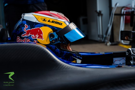 Buemi fastest in final morning session