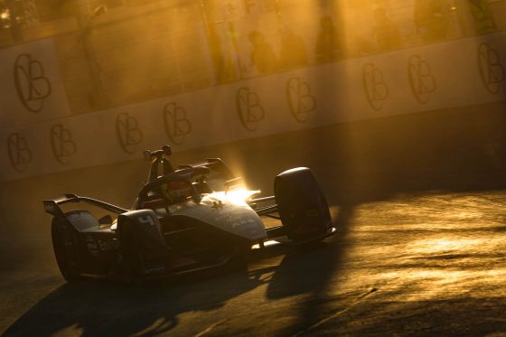 Robin Frijns tops FP1 in the Riyadh dustbowl